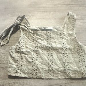 Zara Light Green Embroidered crop top size XS